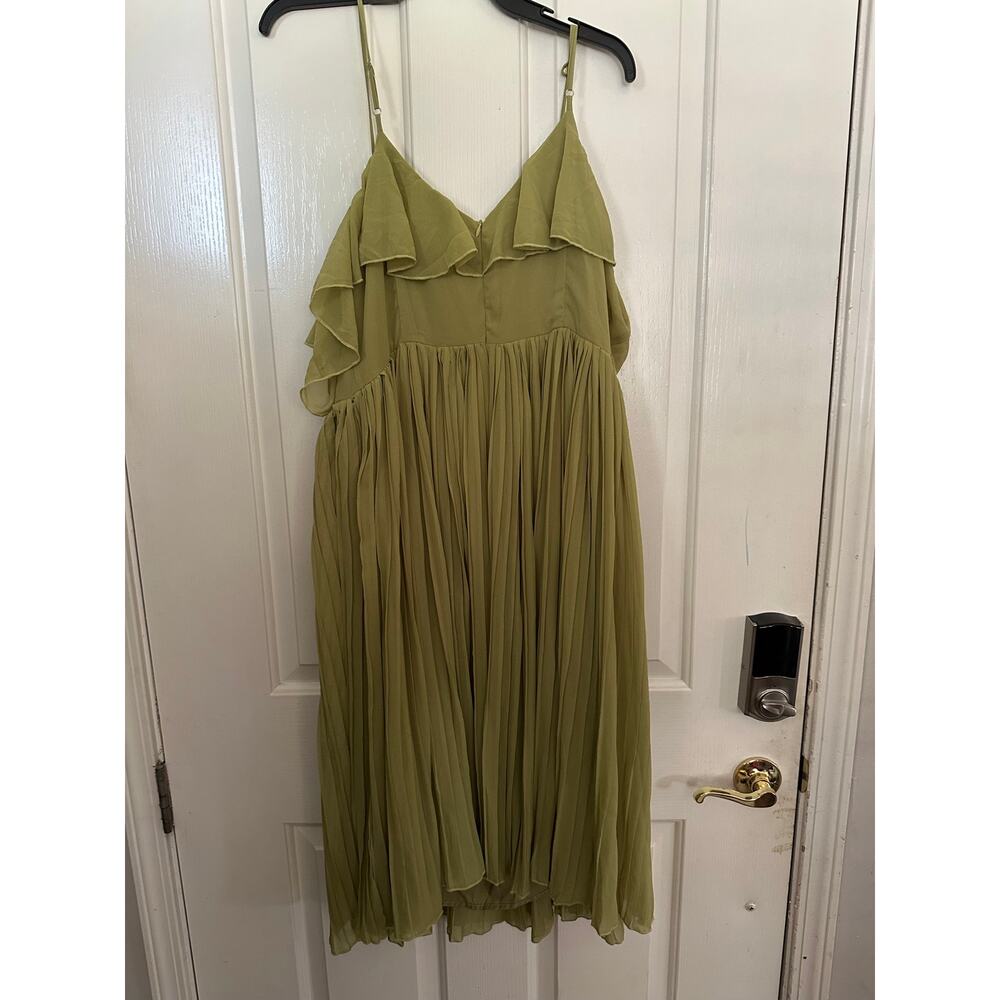 NWT Boohoo Midi Dress Cold Shoulder Ruffle Bridesmaid Olive Green Size 14 - Picture 8 of 11